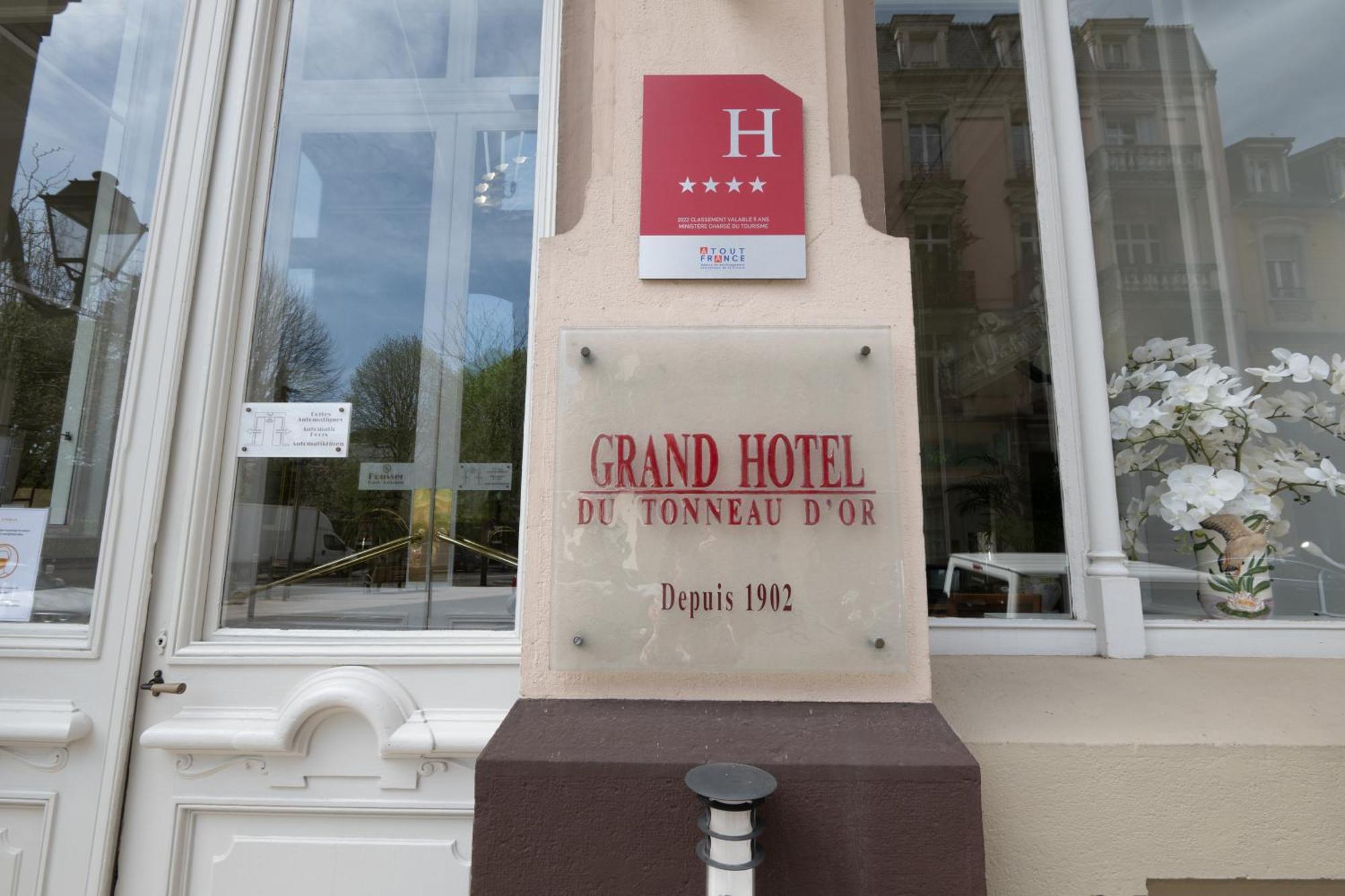 Grand Hotel Du Tonneau D'Or Belfort Buitenkant foto